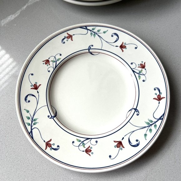 Mikasa Annette Intaglio Lot of 6 Dessert Plates Pot Made In Japan Floral White - Picture 2 of 5